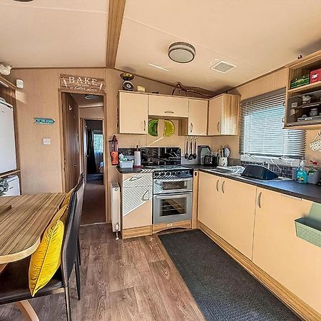 Lovely 6 Berth Caravan With Decking To The Side In Heacham Ref 21040E מראה חיצוני תמונה