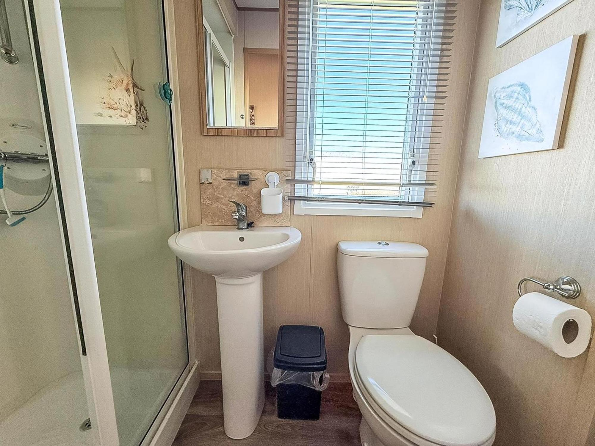 Lovely 6 Berth Caravan With Decking To The Side In Heacham Ref 21040E מראה חיצוני תמונה